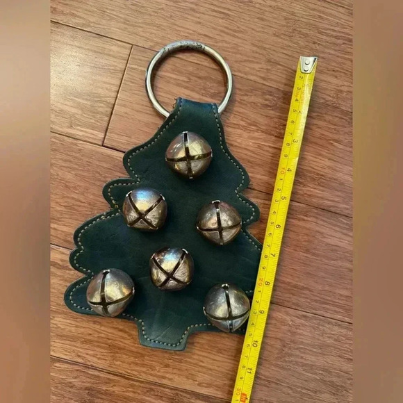 VTG Large Leather Green Tree with Brass Bells Sleigh Bell Door Hanger - Picture 2 of 5
